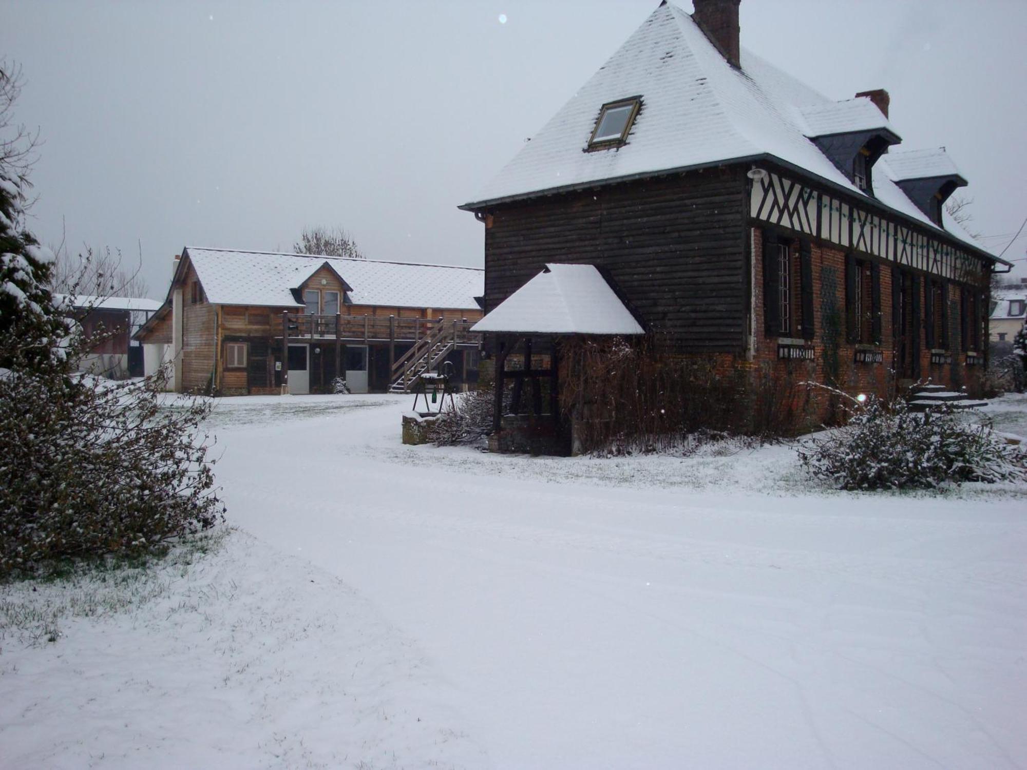 Ferme De La Cacheterie, Bed & Breakfast Fleury-la-Foret Exterior photo